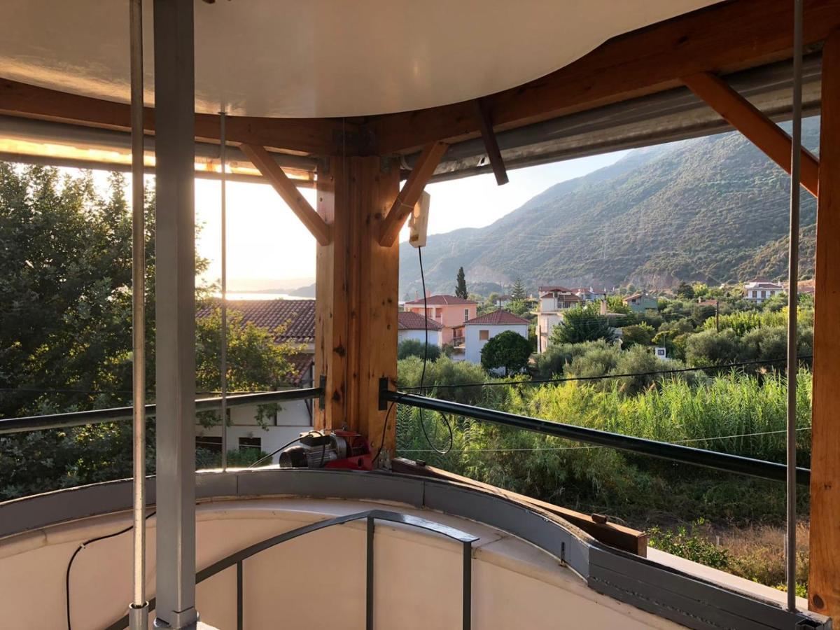 Steinturm Mit Dach-Terrasse Zwischen Fluss, Meer Und Gebirge- Spiti Pirgos Paralia Sergoulas Dış mekan fotoğraf